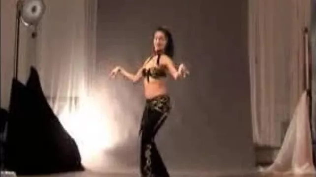 Волосатые киски индийские женщины голые танцы (65 фото)